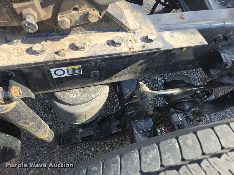 image for item EI4139 2021 Kenworth T680 semi truck