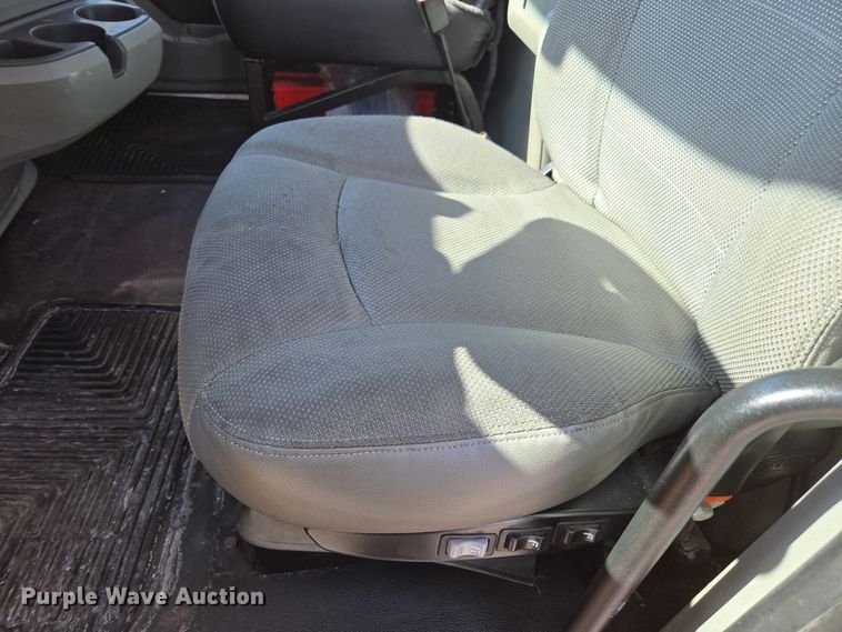 image for item EI4139 2021 Kenworth T680 semi truck