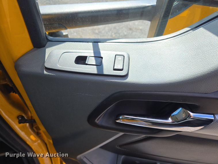 image for item EI4139 2021 Kenworth T680 semi truck