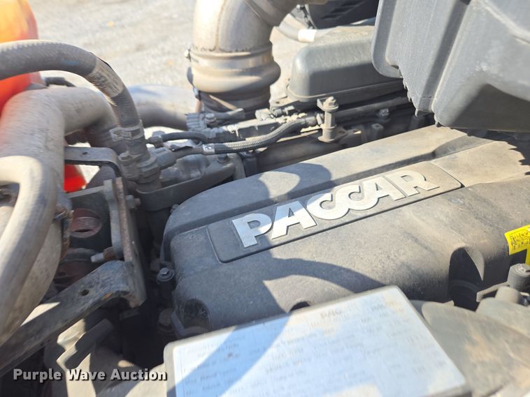 image for item EI4139 2021 Kenworth T680 semi truck