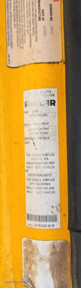 image for item EI4139 2021 Kenworth T680 semi truck