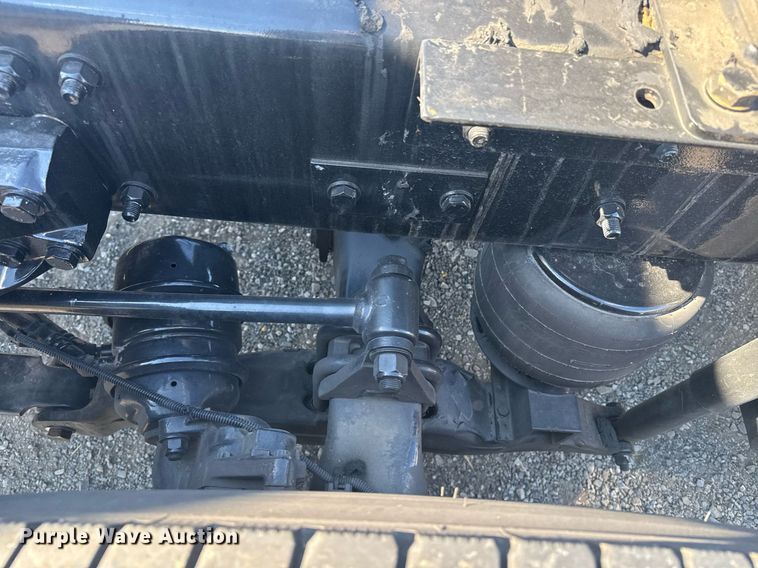 image for item EI4140 2022 Kenworth T680 semi truck