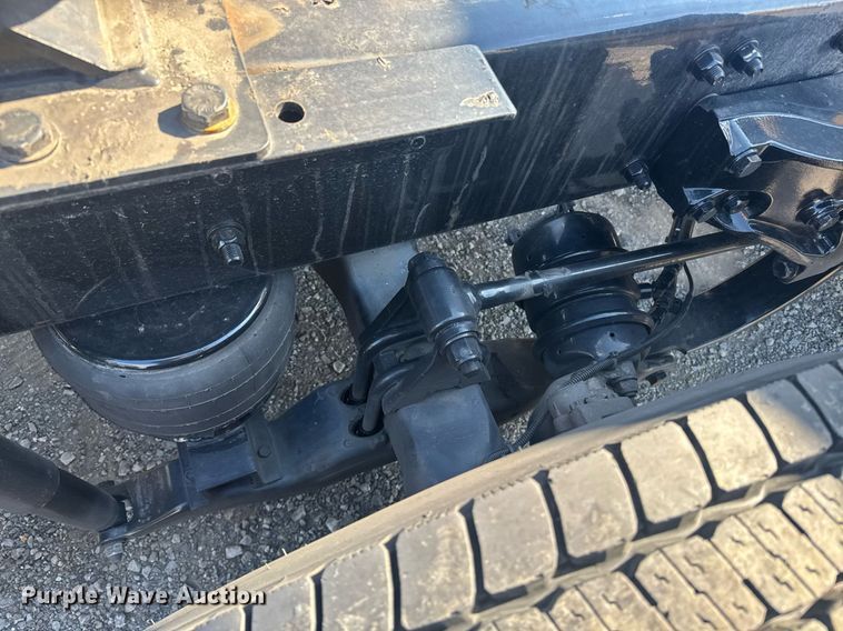 image for item EI4140 2022 Kenworth T680 semi truck