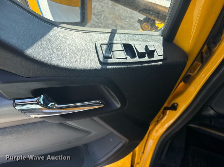 image for item EI4140 2022 Kenworth T680 semi truck