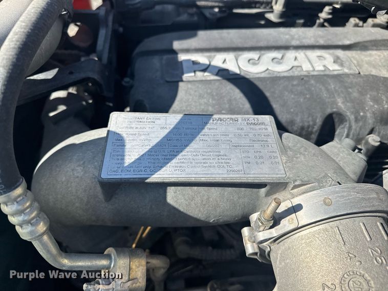 image for item EI4140 2022 Kenworth T680 semi truck