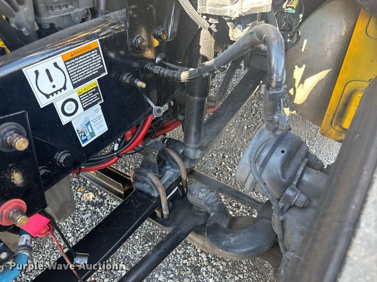 image for item EI4140 2022 Kenworth T680 semi truck