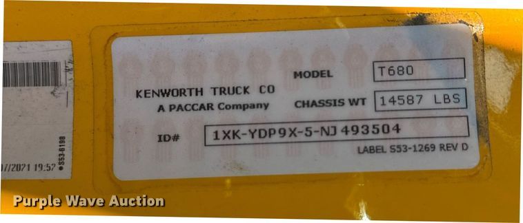 image for item EI4140 2022 Kenworth T680 semi truck