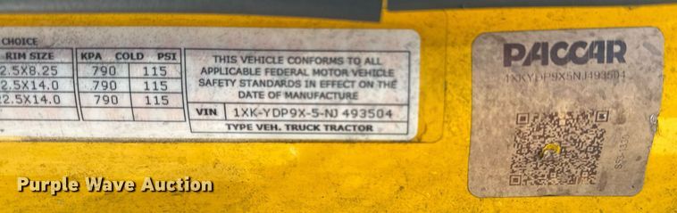 image for item EI4140 2022 Kenworth T680 semi truck