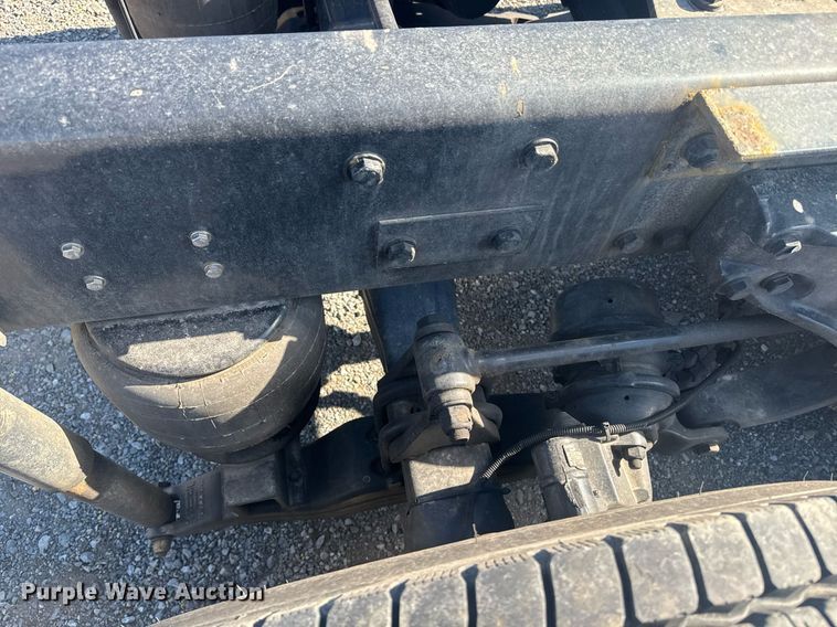 image for item EI4141 2021 Kenworth T680 semi truck