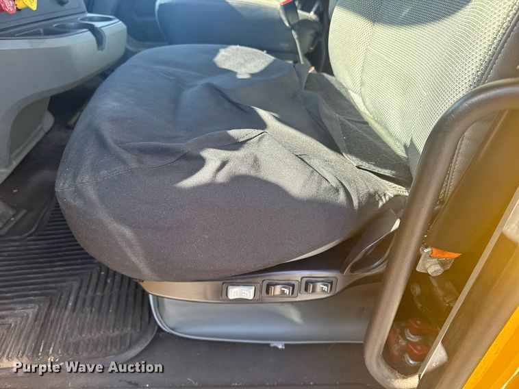 image for item EI4141 2021 Kenworth T680 semi truck