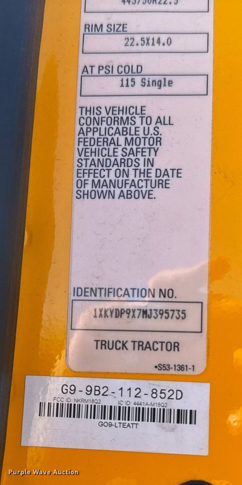 image for item EI4141 2021 Kenworth T680 semi truck