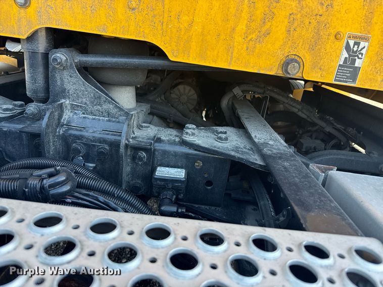 image for item EI4142 2021 Kenworth T680 semi truck