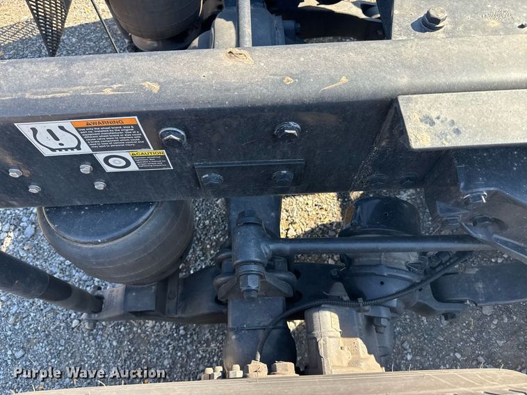 image for item EI4142 2021 Kenworth T680 semi truck