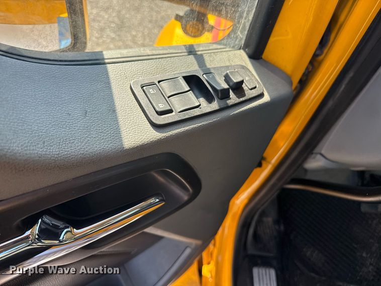 image for item EI4142 2021 Kenworth T680 semi truck