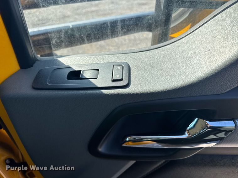 image for item EI4142 2021 Kenworth T680 semi truck