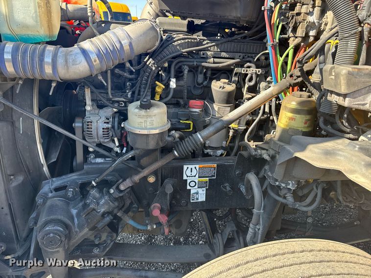 image for item EI4142 2021 Kenworth T680 semi truck