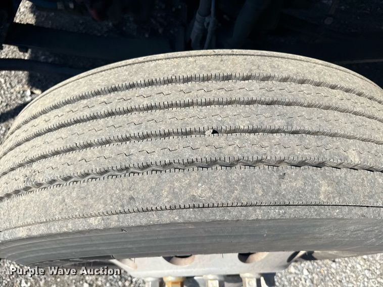 image for item EI4142 2021 Kenworth T680 semi truck