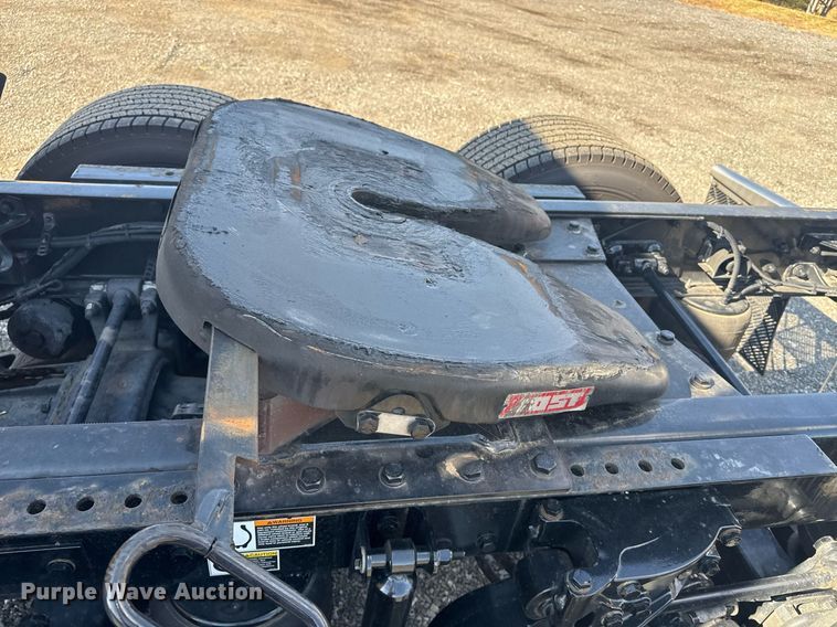 image for item EI4143 2020 Kenworth T680 semi truck