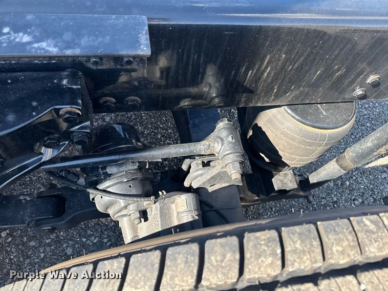 image for item EI4143 2020 Kenworth T680 semi truck