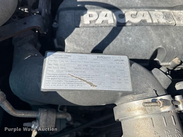 image for item EI4143 2020 Kenworth T680 semi truck