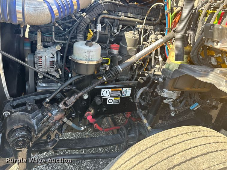 image for item EI4143 2020 Kenworth T680 semi truck