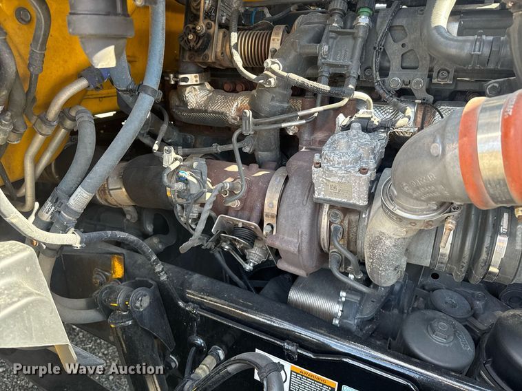 image for item EI4143 2020 Kenworth T680 semi truck