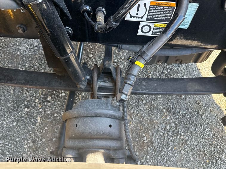 image for item EI4143 2020 Kenworth T680 semi truck