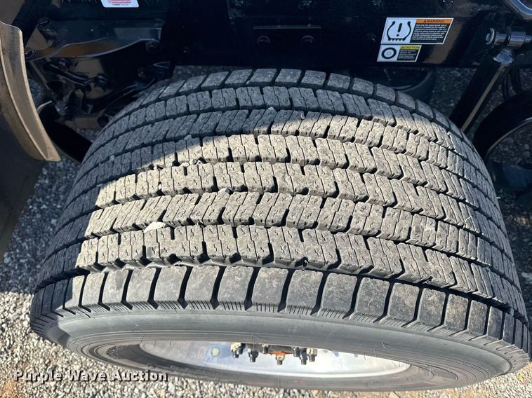 image for item EI4143 2020 Kenworth T680 semi truck