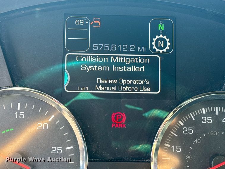 image for item EI4143 2020 Kenworth T680 semi truck