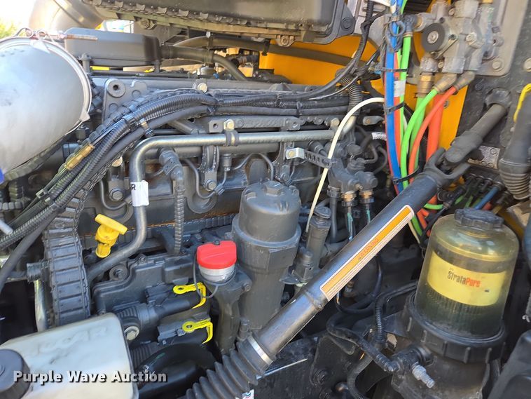 image for item EI4144 2022 Kenworth T680 semi truck