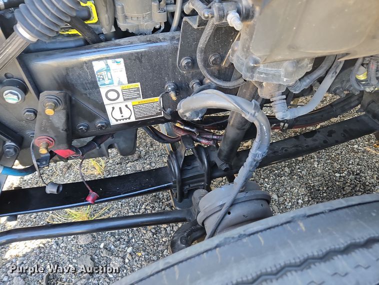 image for item EI4144 2022 Kenworth T680 semi truck