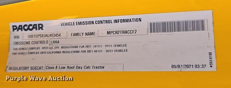 image for item EI4144 2022 Kenworth T680 semi truck