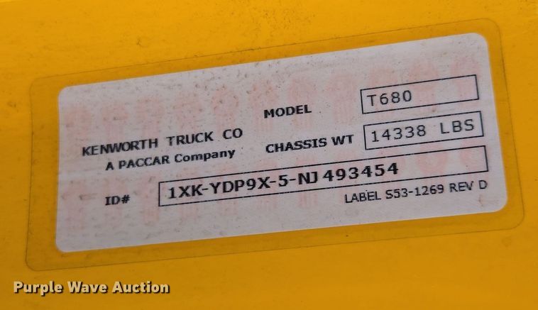 image for item EI4144 2022 Kenworth T680 semi truck