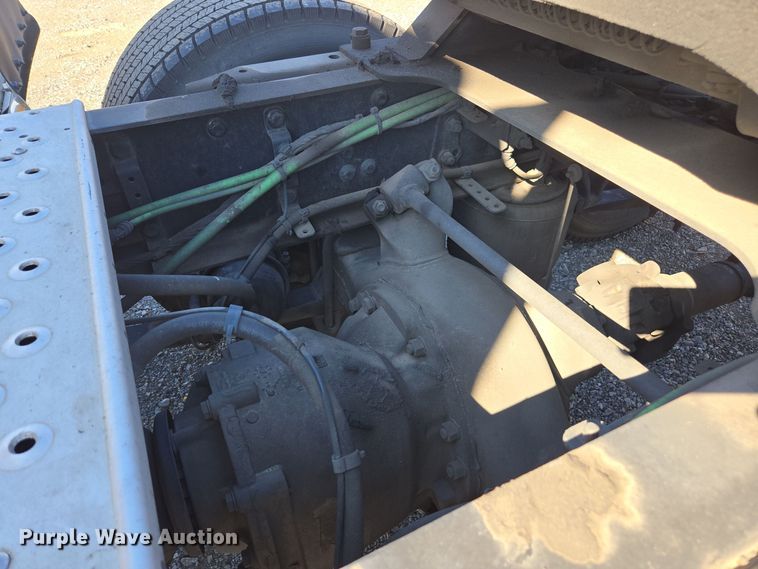 image for item EI4145 2021 Freightliner Cascadia semi truck