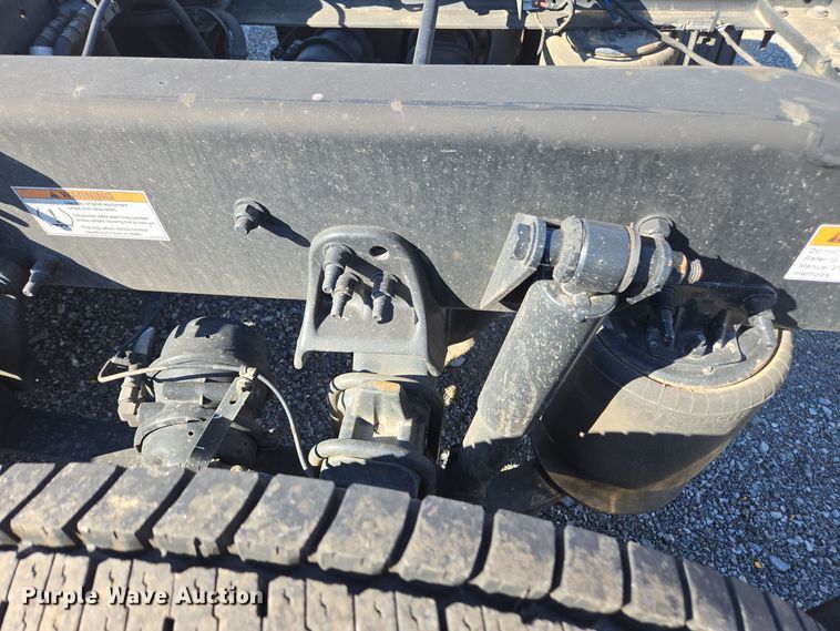 image for item EI4145 2021 Freightliner Cascadia semi truck