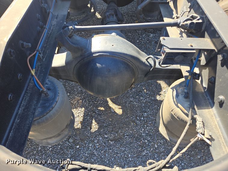 image for item EI4145 2021 Freightliner Cascadia semi truck