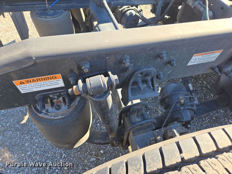 image for item EI4145 2021 Freightliner Cascadia semi truck