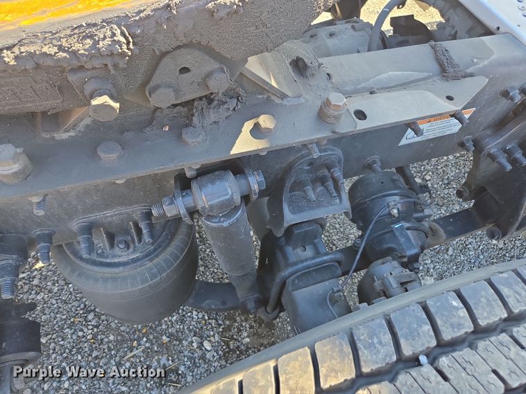 image for item EI4145 2021 Freightliner Cascadia semi truck