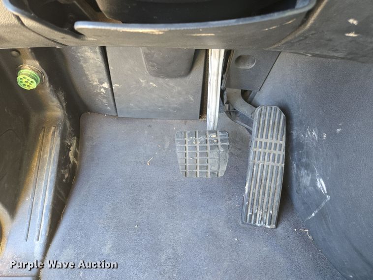 image for item EI4145 2021 Freightliner Cascadia semi truck