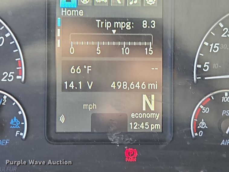 image for item EI4145 2021 Freightliner Cascadia semi truck