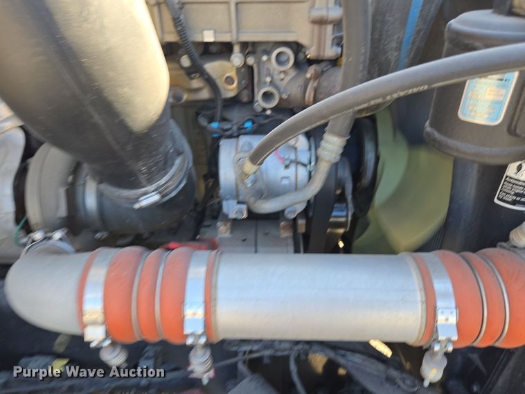 image for item EI4145 2021 Freightliner Cascadia semi truck