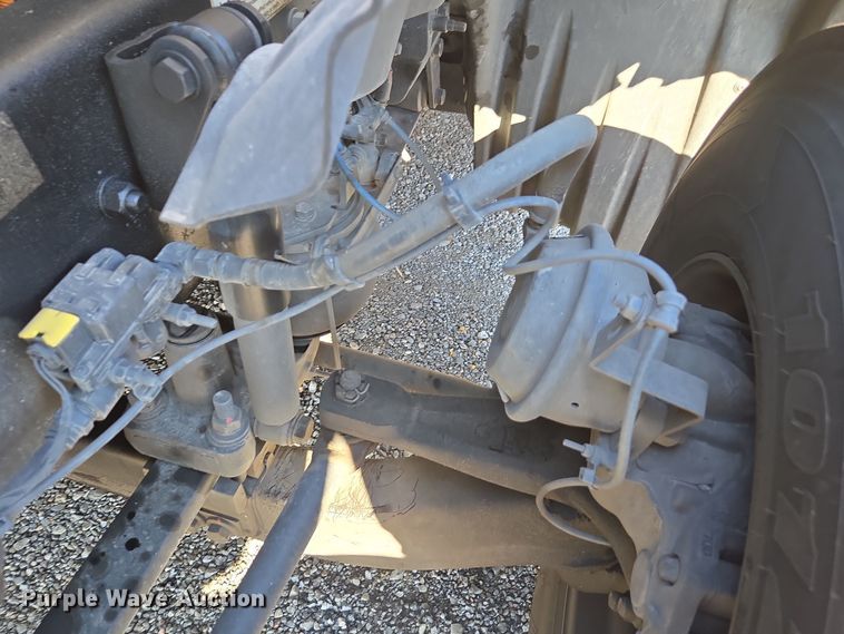 image for item EI4145 2021 Freightliner Cascadia semi truck