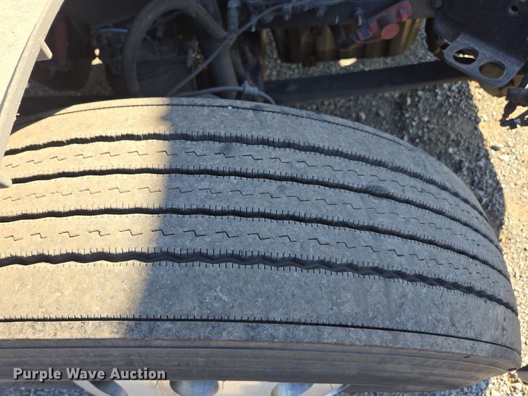 image for item EI4145 2021 Freightliner Cascadia semi truck