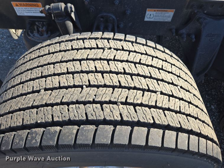 image for item EI4145 2021 Freightliner Cascadia semi truck