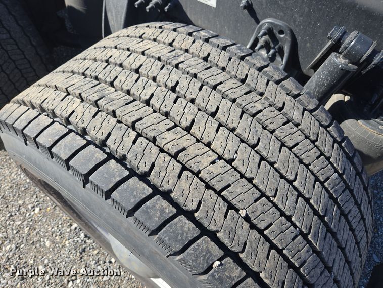 image for item EI4145 2021 Freightliner Cascadia semi truck