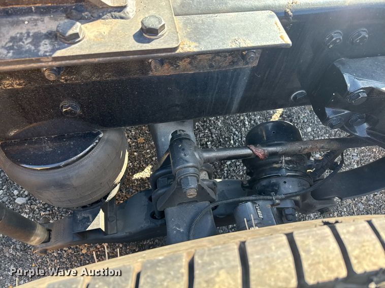 image for item EI4146 2021 Kenworth T680 semi truck