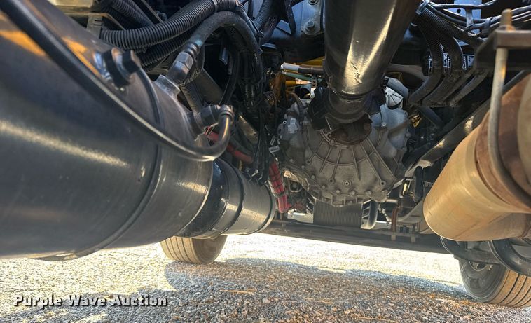 image for item EI4146 2021 Kenworth T680 semi truck