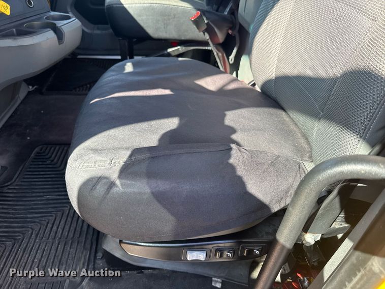 image for item EI4146 2021 Kenworth T680 semi truck