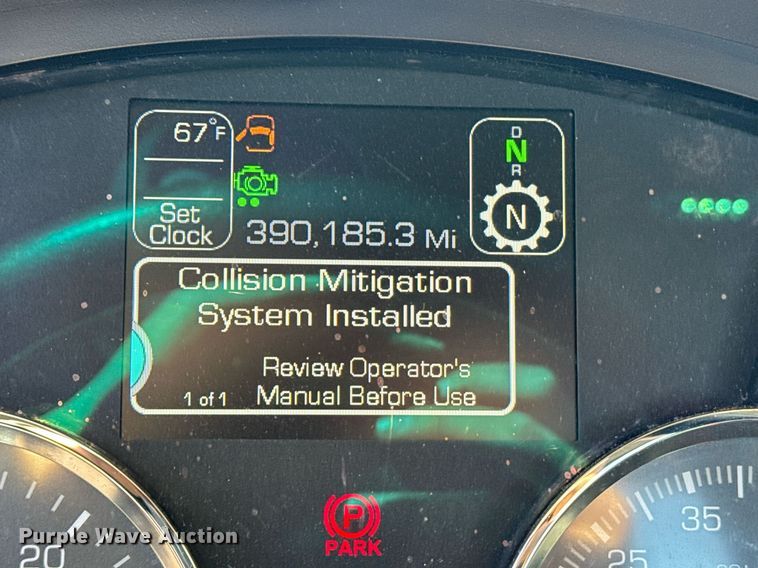 image for item EI4146 2021 Kenworth T680 semi truck