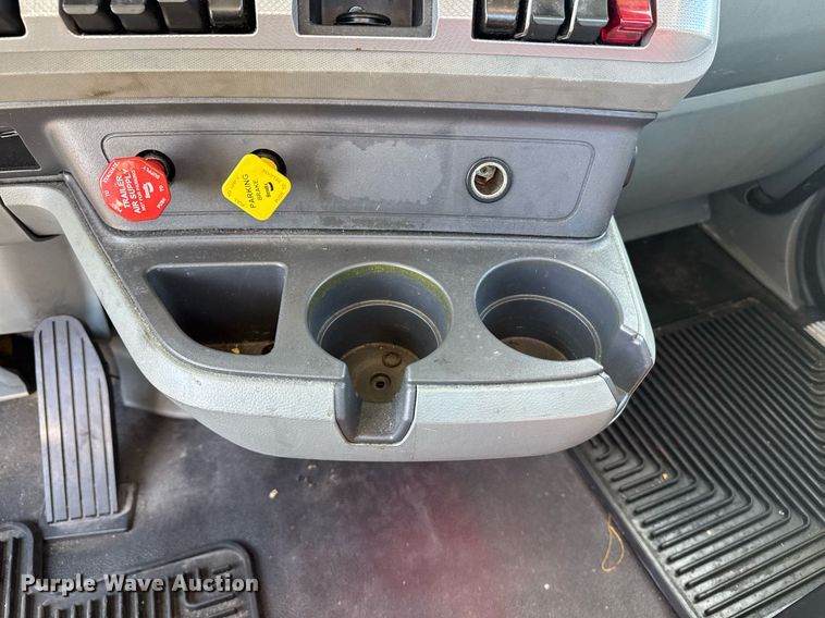 image for item EI4146 2021 Kenworth T680 semi truck